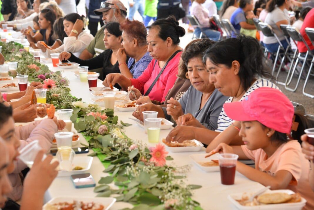 Visitantes a la fiesta de la enchilada potosina impresionados por el sabor, tradición y cultura